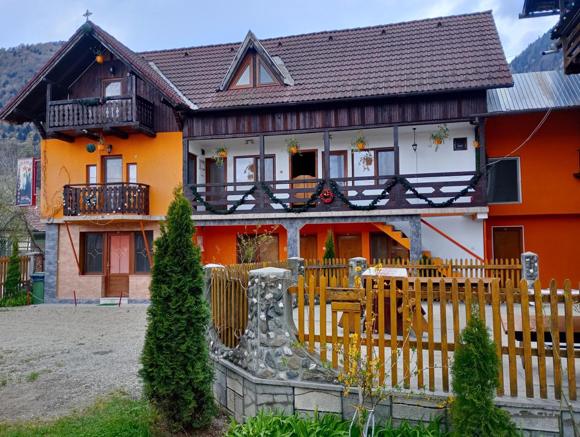 Pensiunea Irina 1 Si 2 Зэрнешти Экстерьер фото